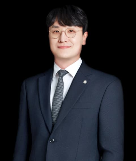 원주공중밀집장소추행변호사 undefined
